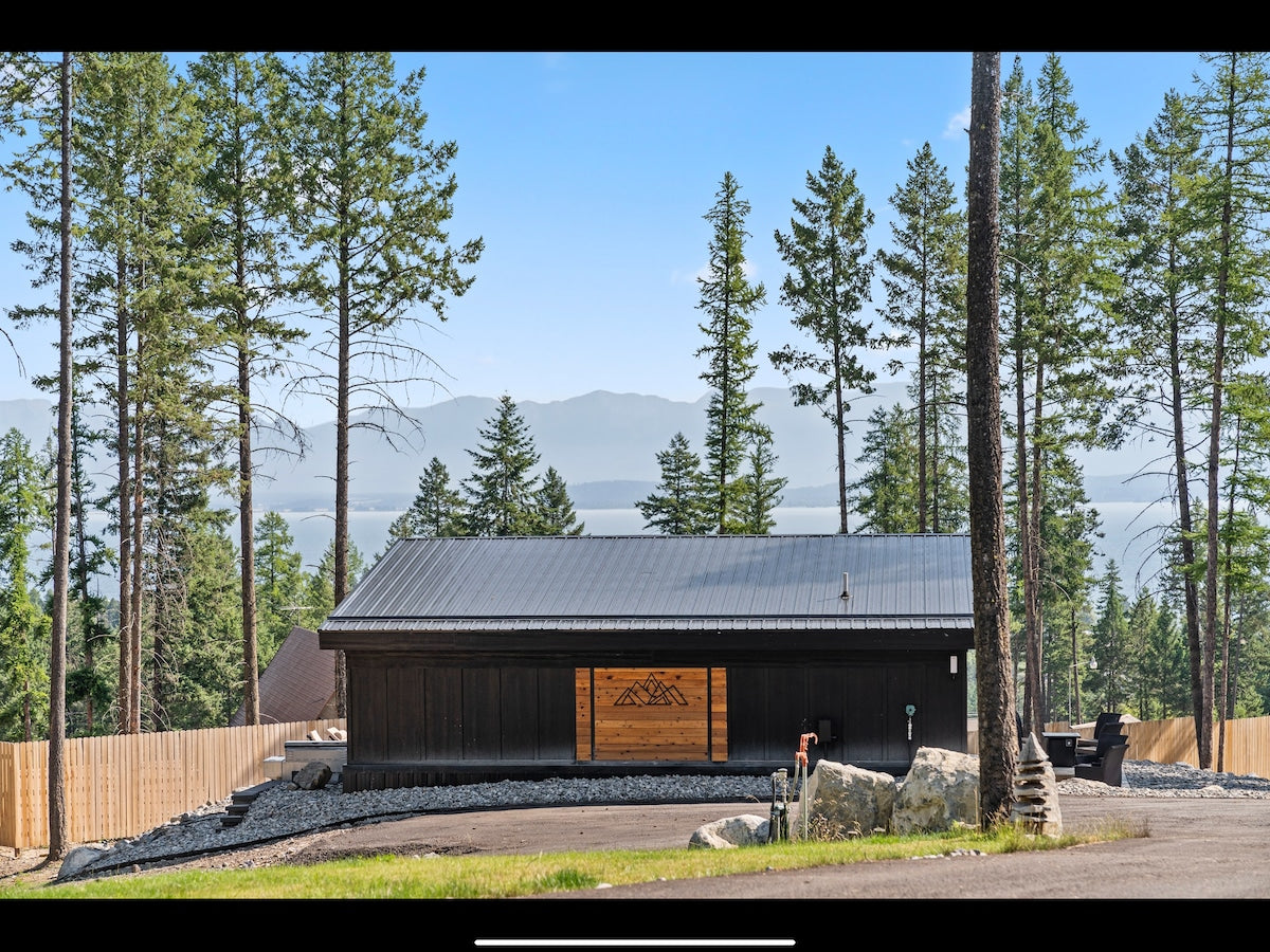 Luxe 3-Home Estate: Lake Views, Pool,Gym