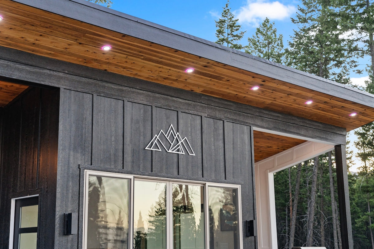 Luxe 3-Home Estate: Lake Views, Pool,Gym