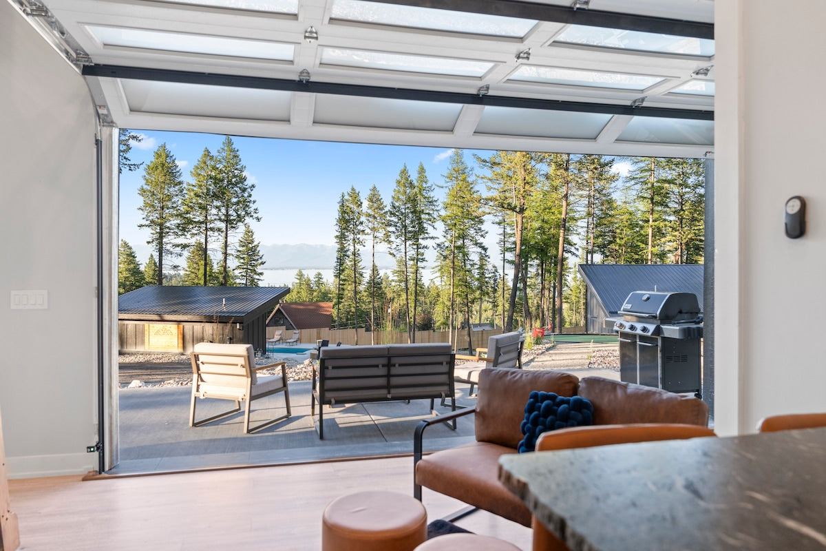 Luxe 3-Home Estate: Lake Views, Pool,Gym